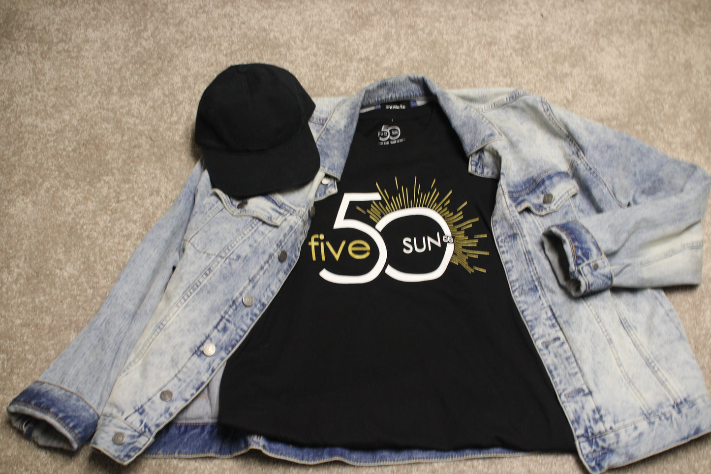 550 Logo Centered Brand Tee